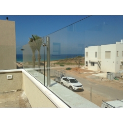 הגבהה מעקה למרפסת penthouse