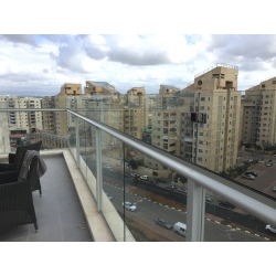 הגבהה מעקה למרפסת penthouse