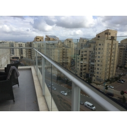 הגבהה מעקה למרפסת penthouse