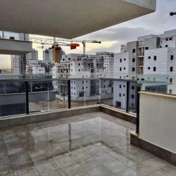 הגבהה מעקה למרפסת penthouse