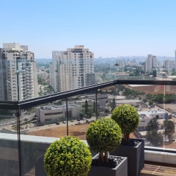 הגבהה מעקה למרפסת penthouse