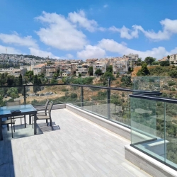 הגבהה מעקה למרפסת penthouse