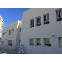 סורגים שקופים School