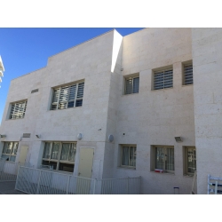 סורגים שקופים School