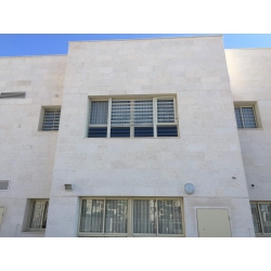 סורגים שקופים School