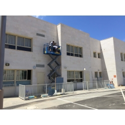 סורגים שקופים School
