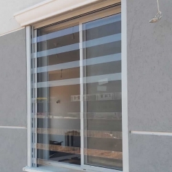 סורגים שקופים HOME